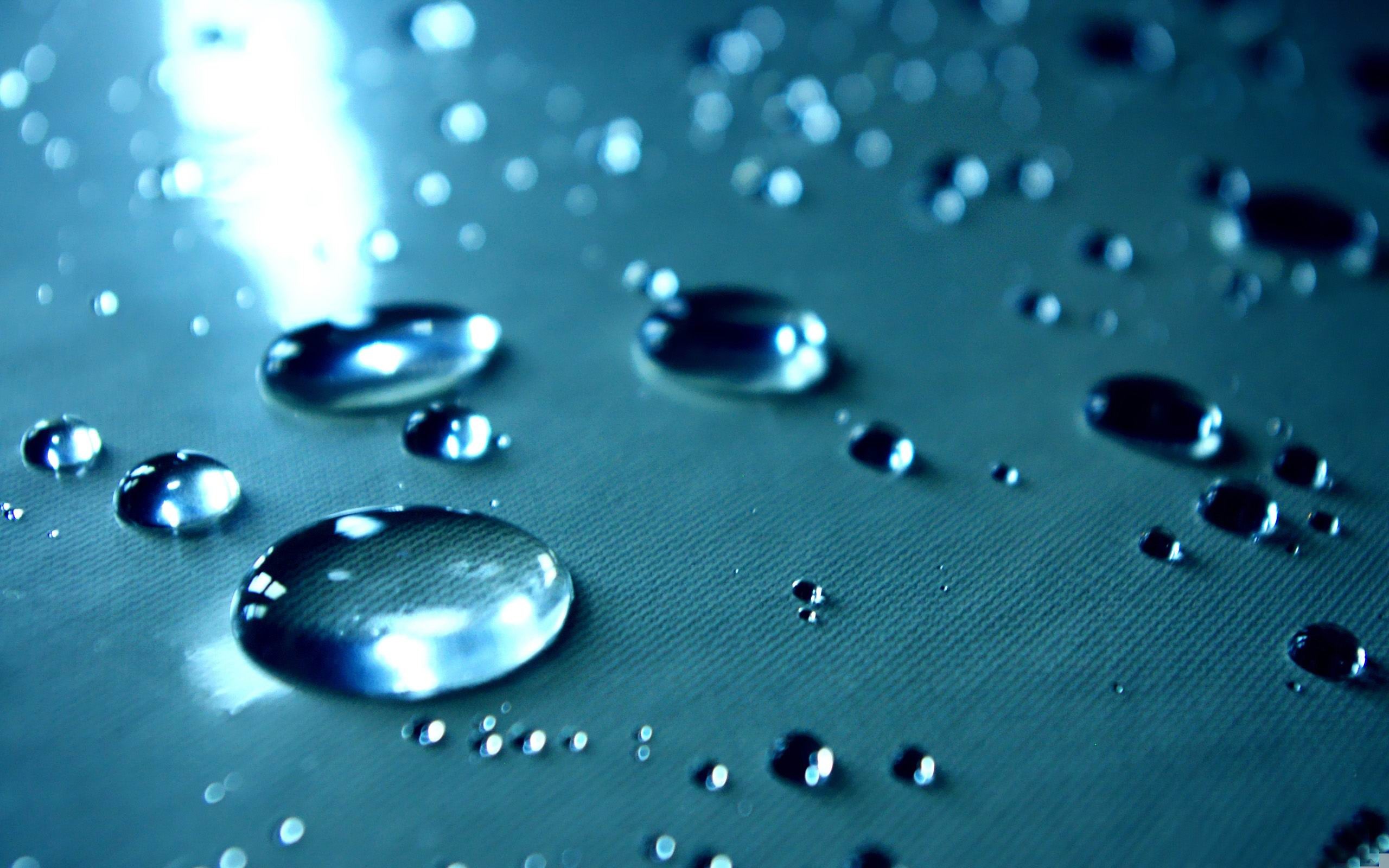 drops_of_water-water_theme_desktop_wallpaper_2560x1600